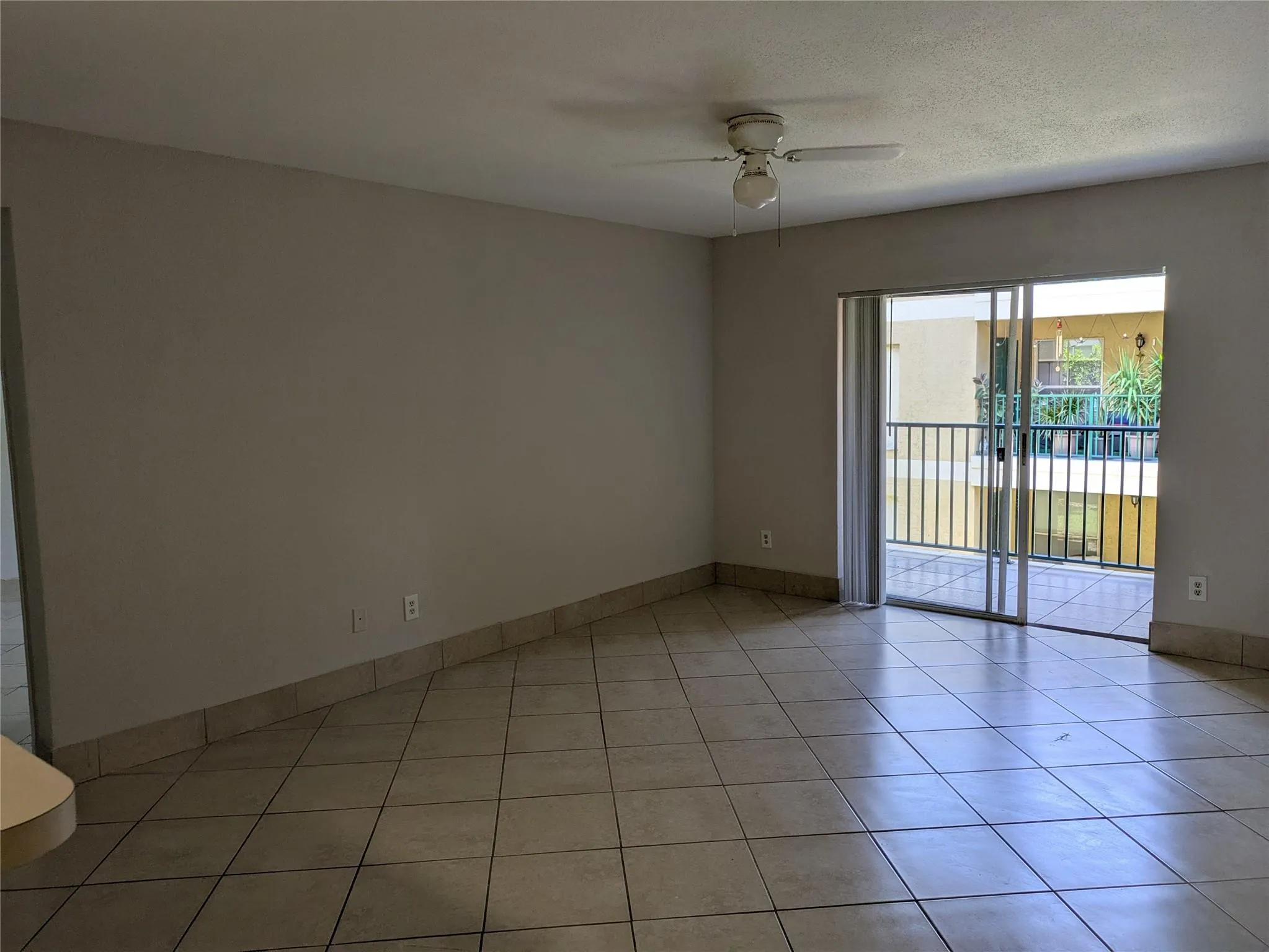 875 RIVERSIDE DR., #724