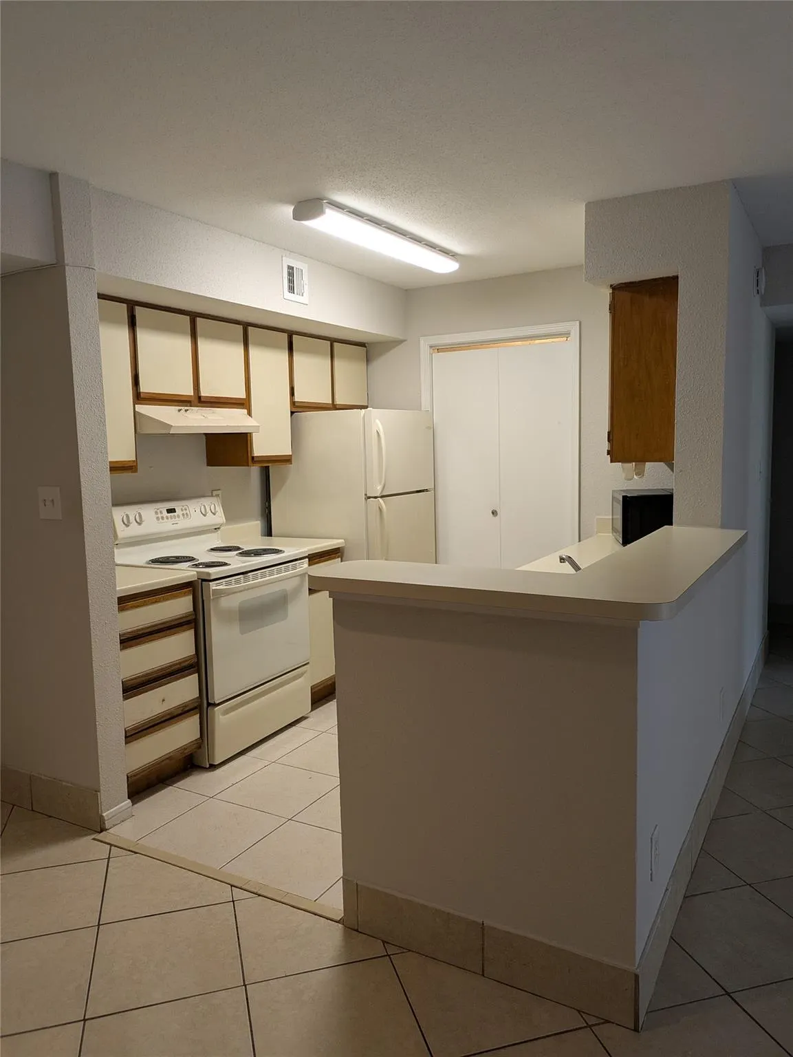 875 RIVERSIDE DR., #724
