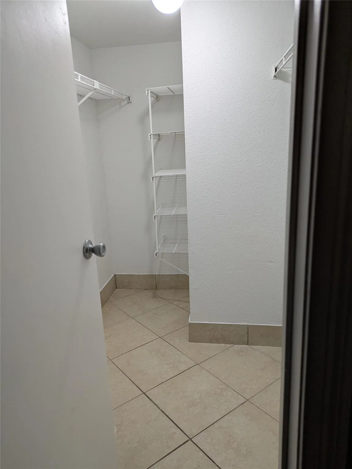 875 RIVERSIDE DR., #724