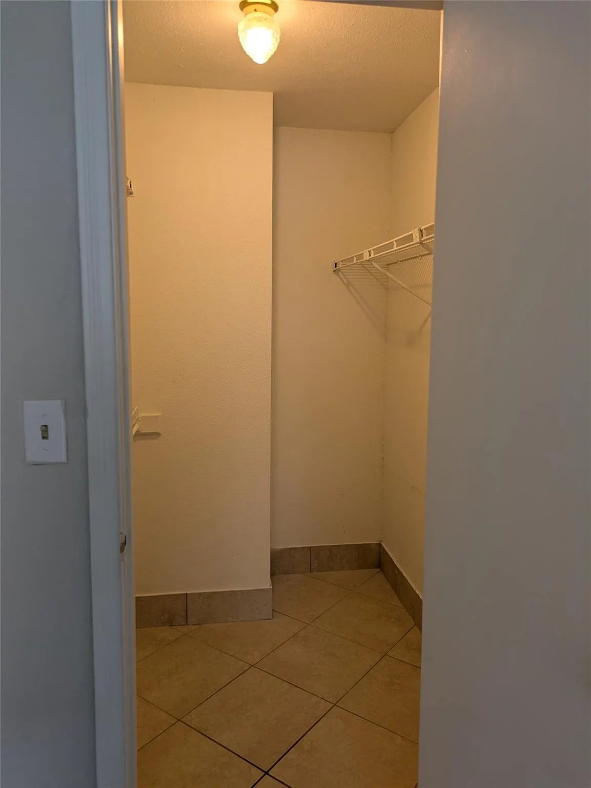875 RIVERSIDE DR., #724