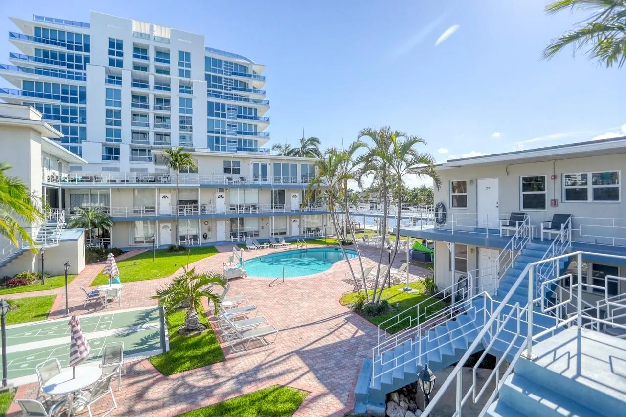 741 Bayshore Dr, #32N