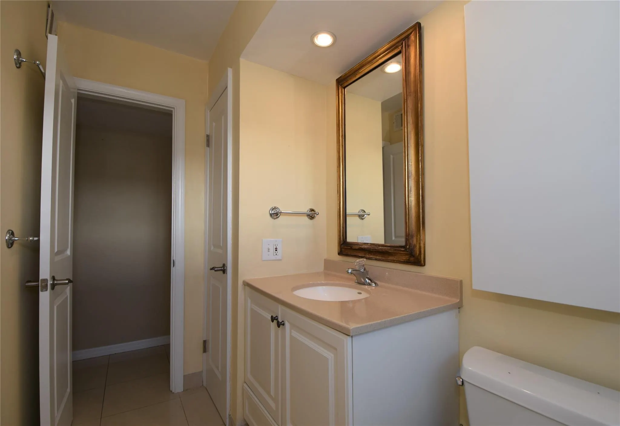 3030 NE 5th Ter, #4