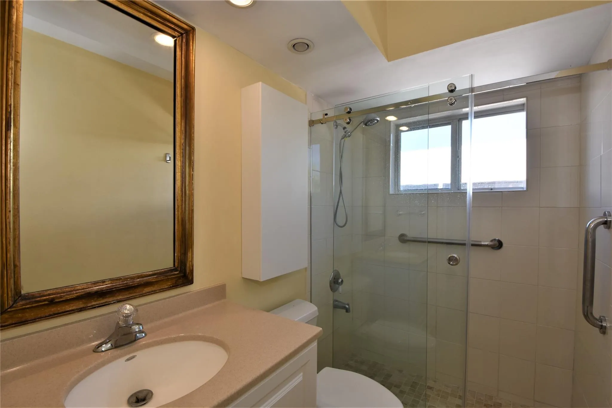3030 NE 5th Ter, #4