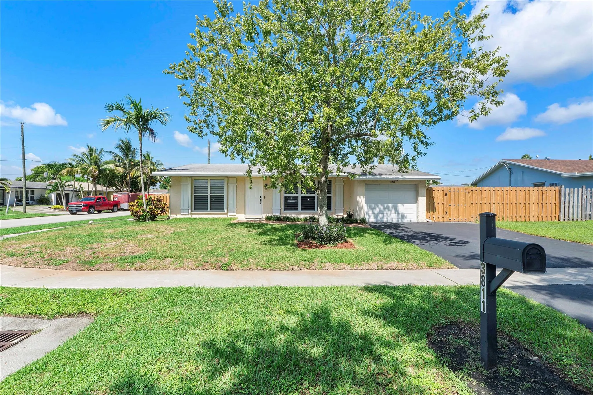 3811 NW 113th Ave