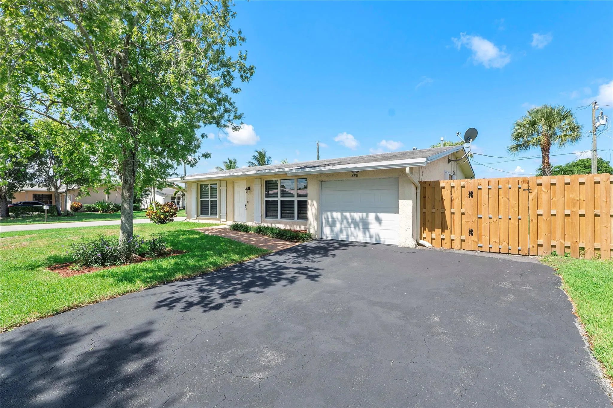 3811 NW 113th Ave