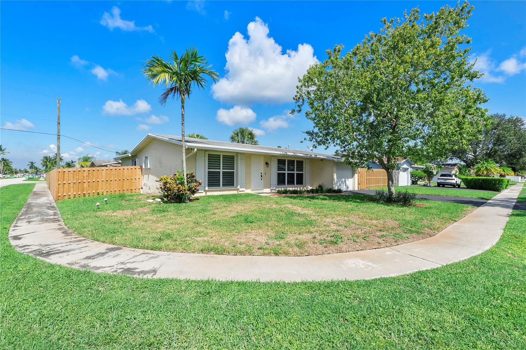 3811 NW 113th Ave