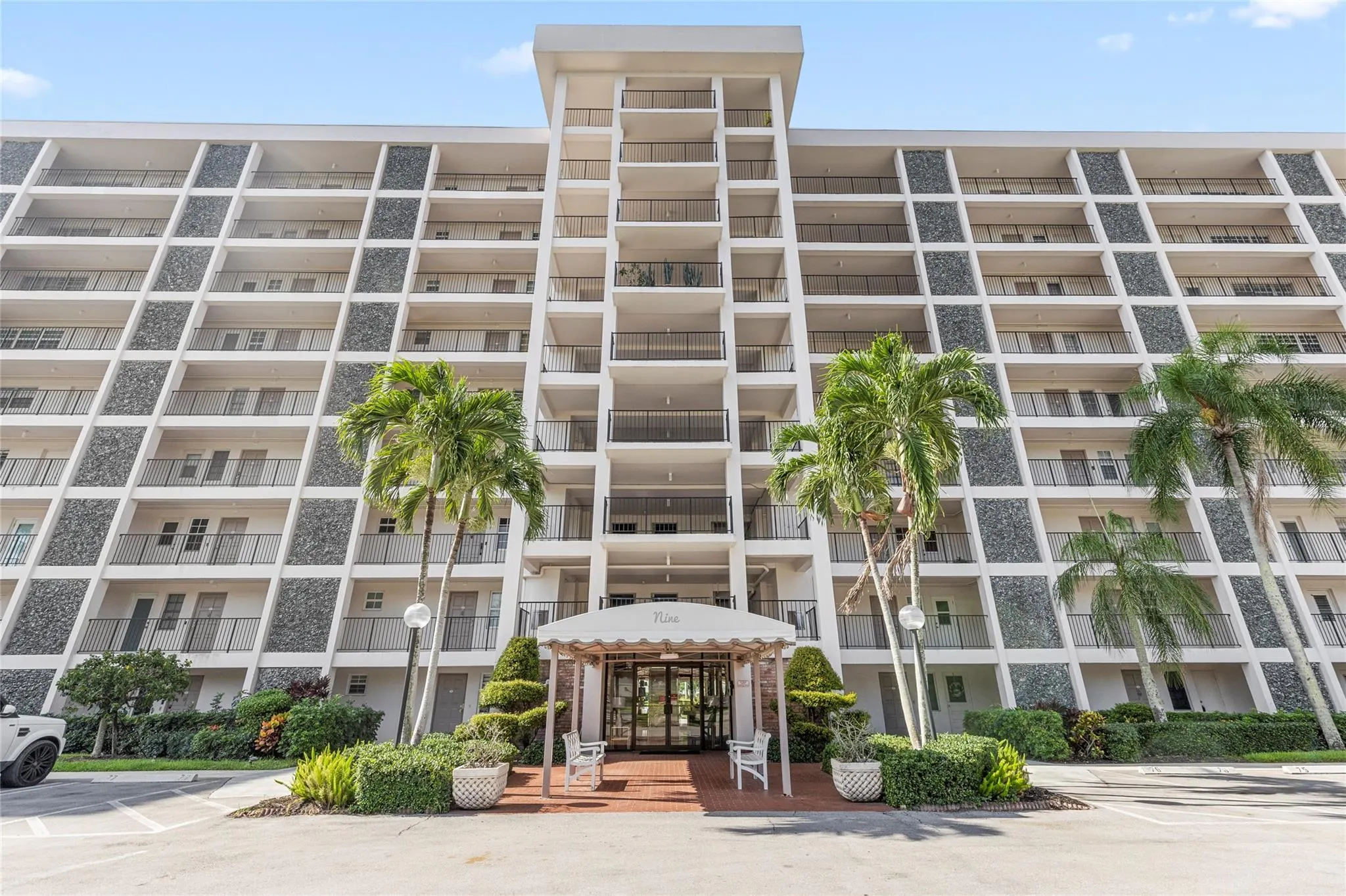 3100 N Palm Aire Dr, #803
