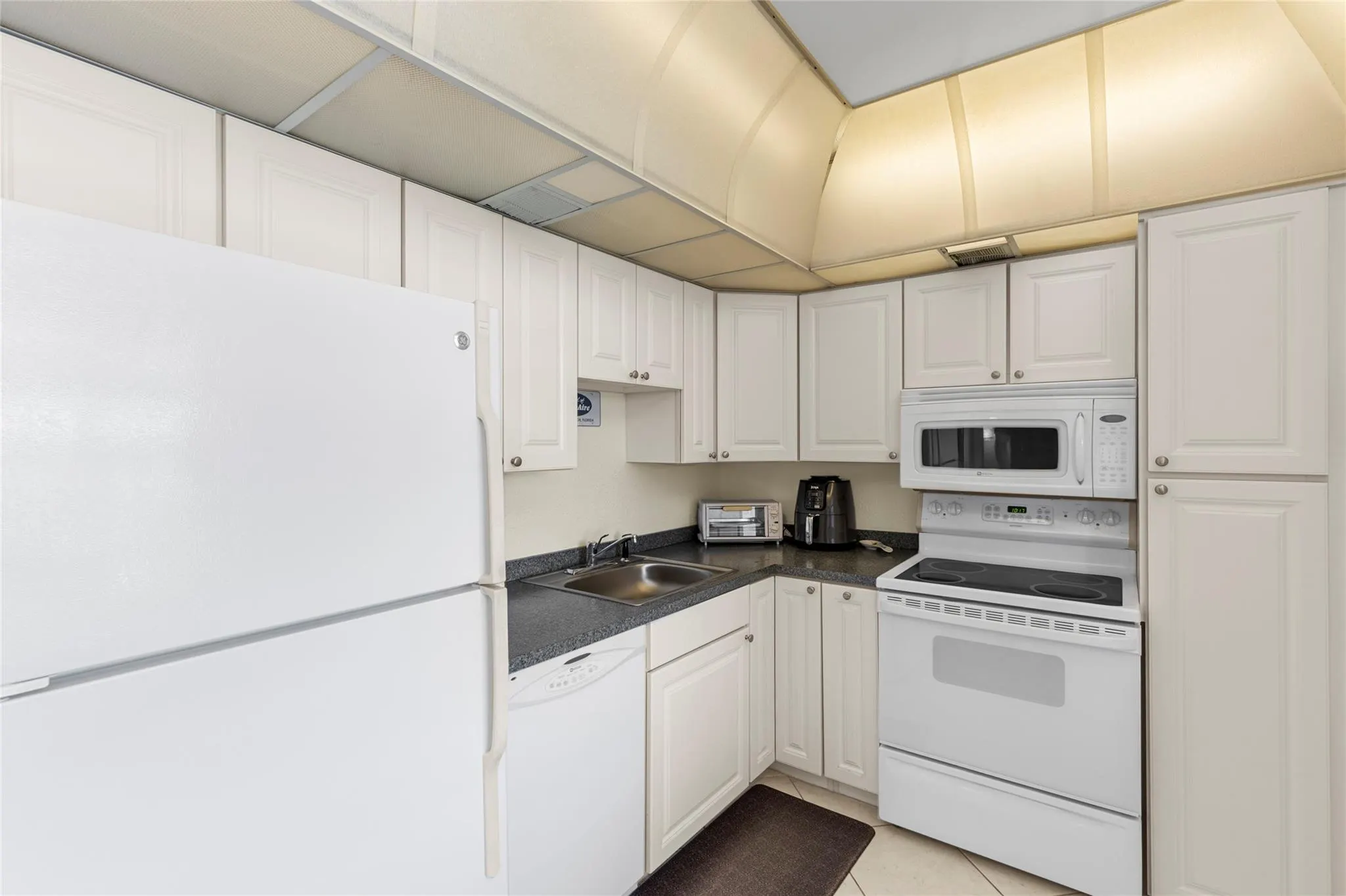 3100 N Palm Aire Dr, #803