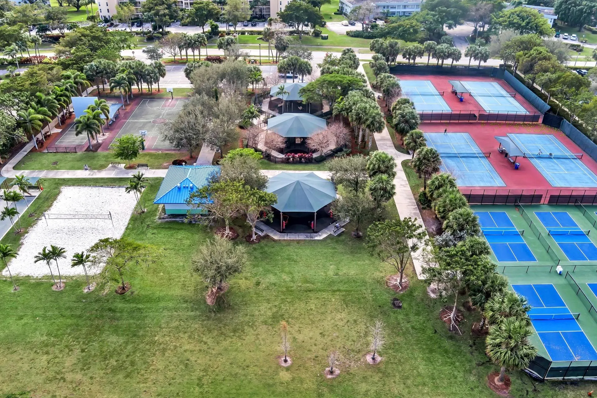 3100 N Palm Aire Dr, #803