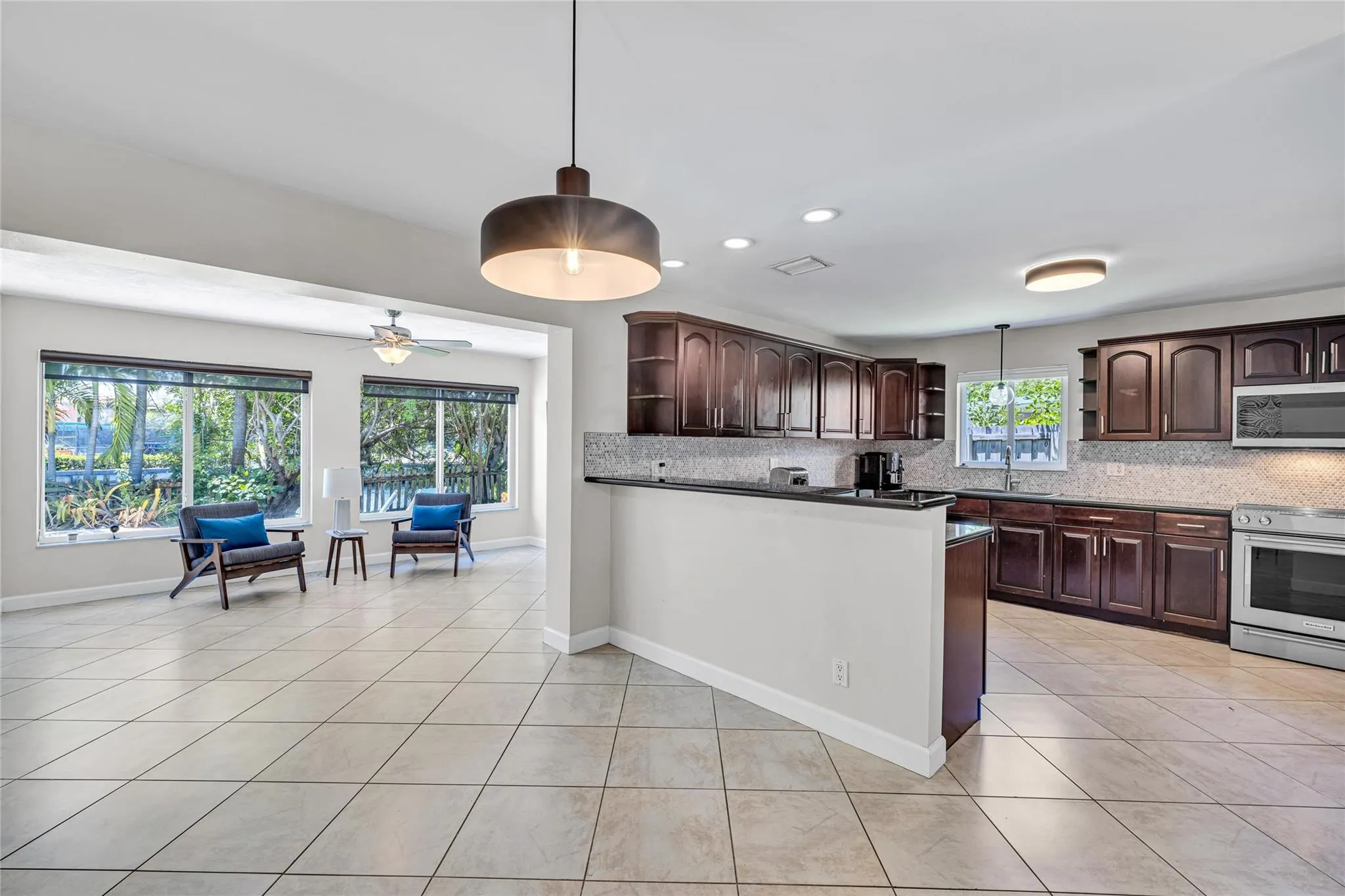 412 NW 20th St