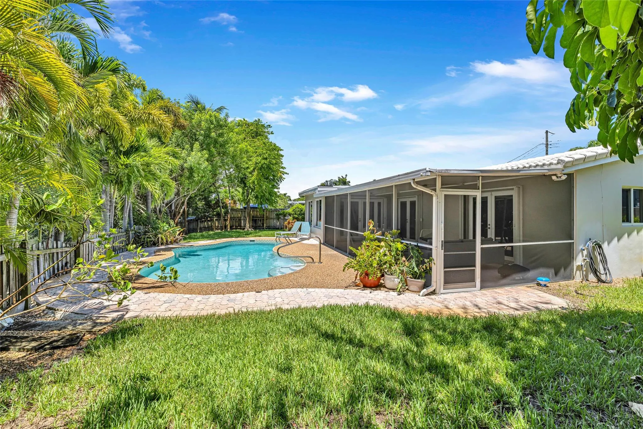 412 NW 20th St