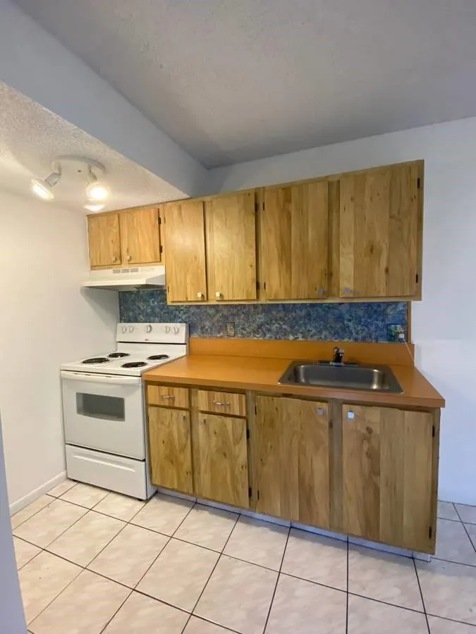 2070 NW 43rd Ter, #8