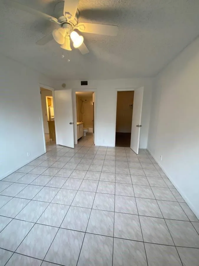 2070 NW 43rd Ter, #8