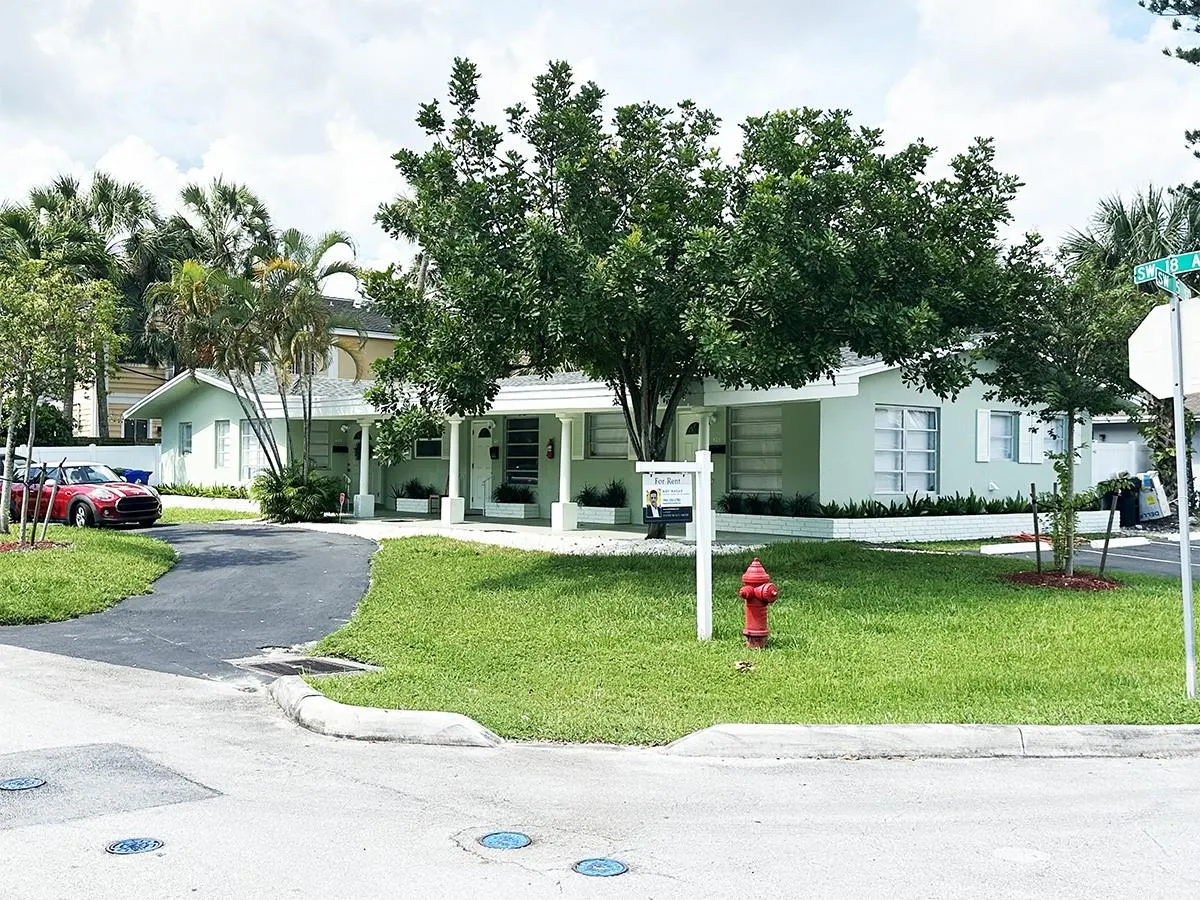 425 SW 18th Ave