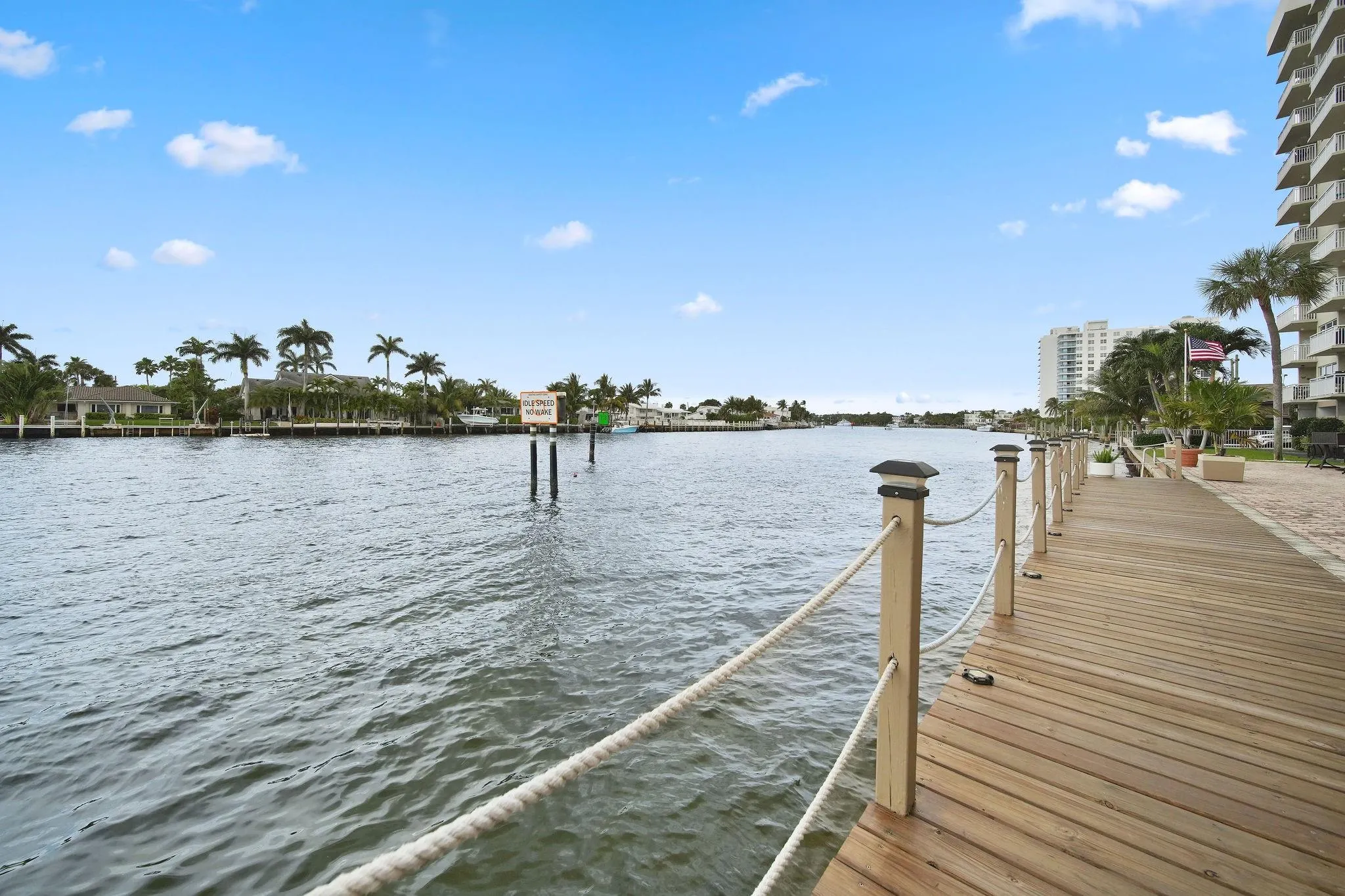 2611 N Riverside Dr, #1106