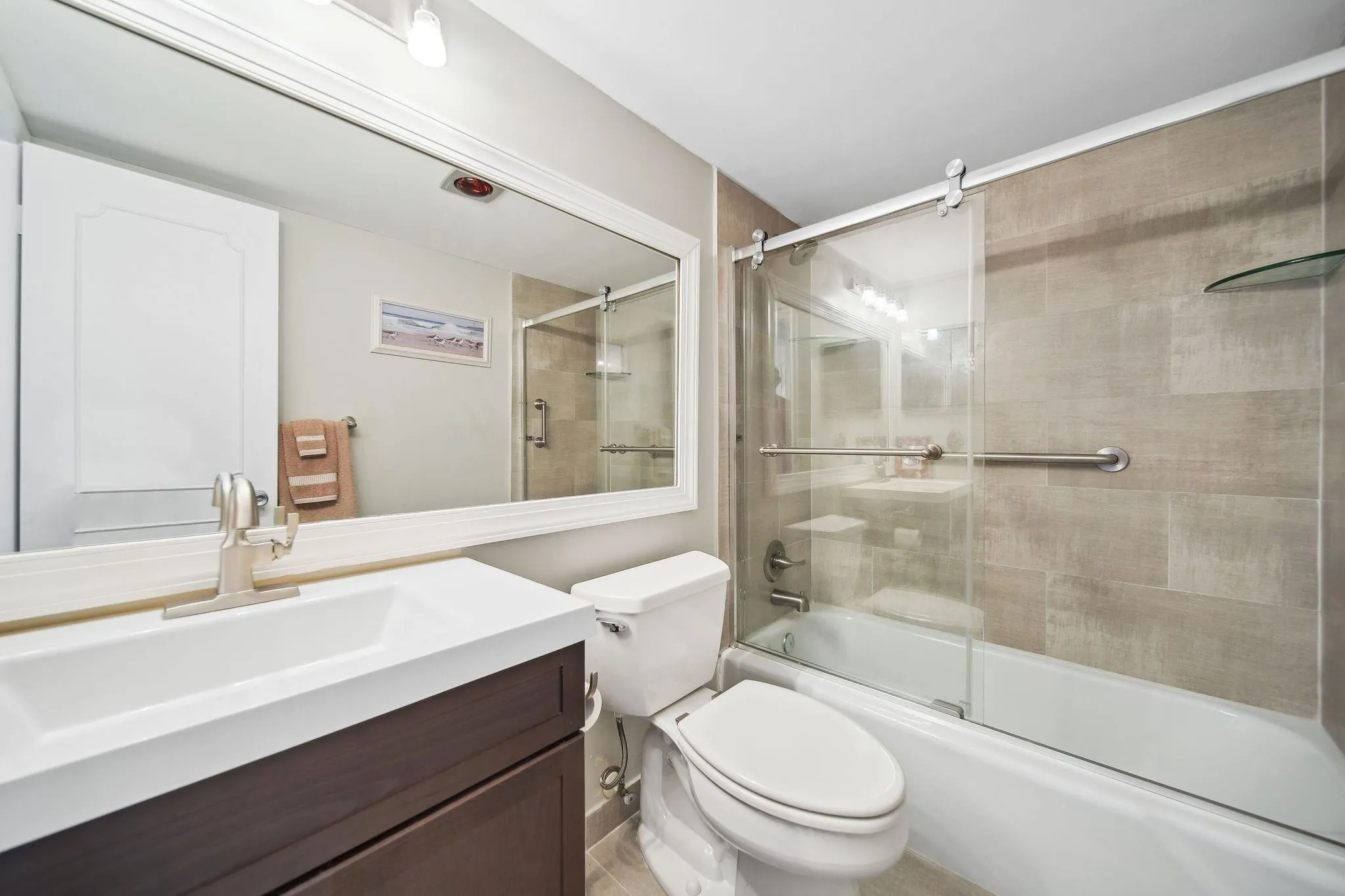 2611 N Riverside Dr, #1106