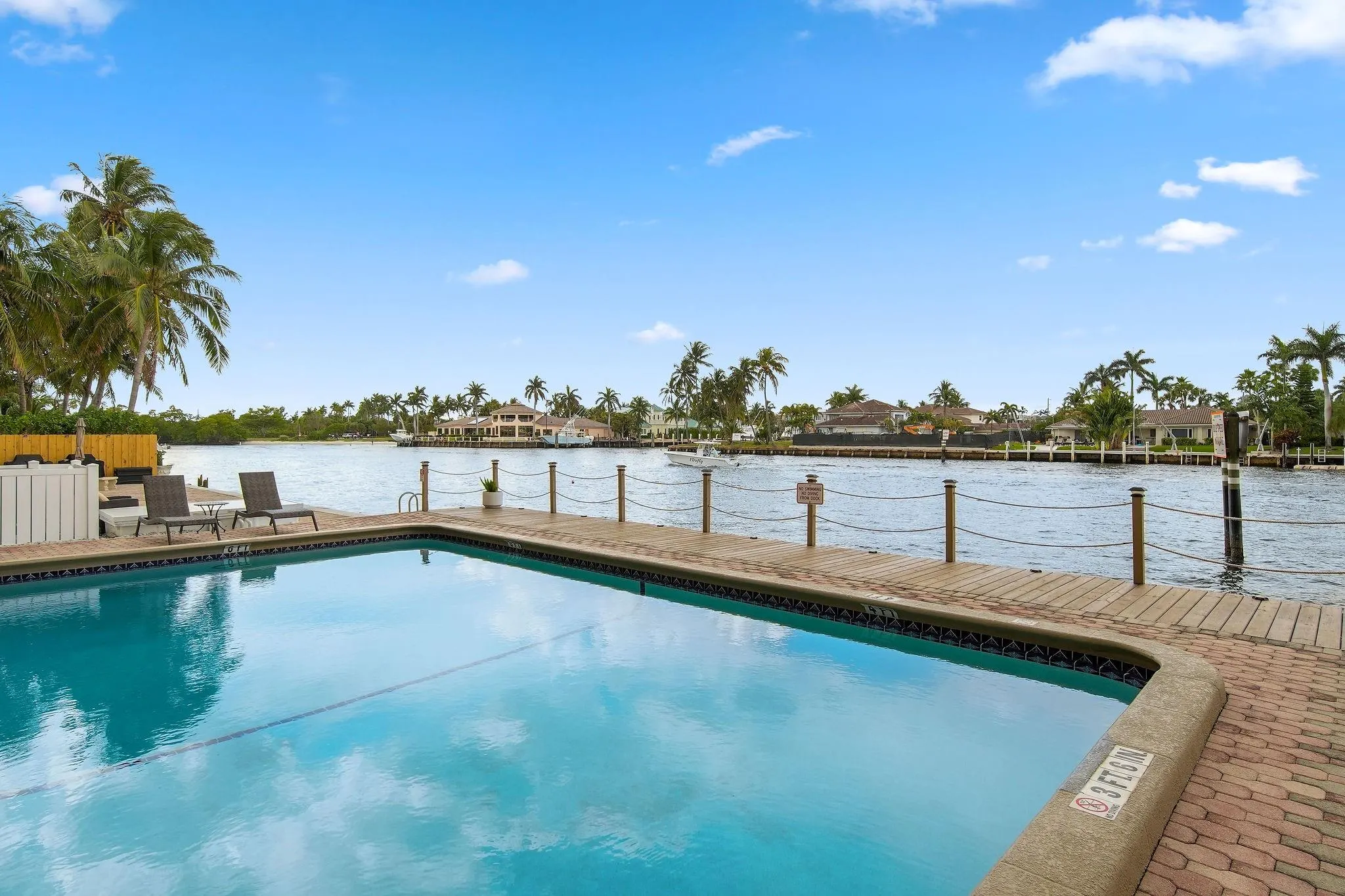 2611 N Riverside Dr, #1106