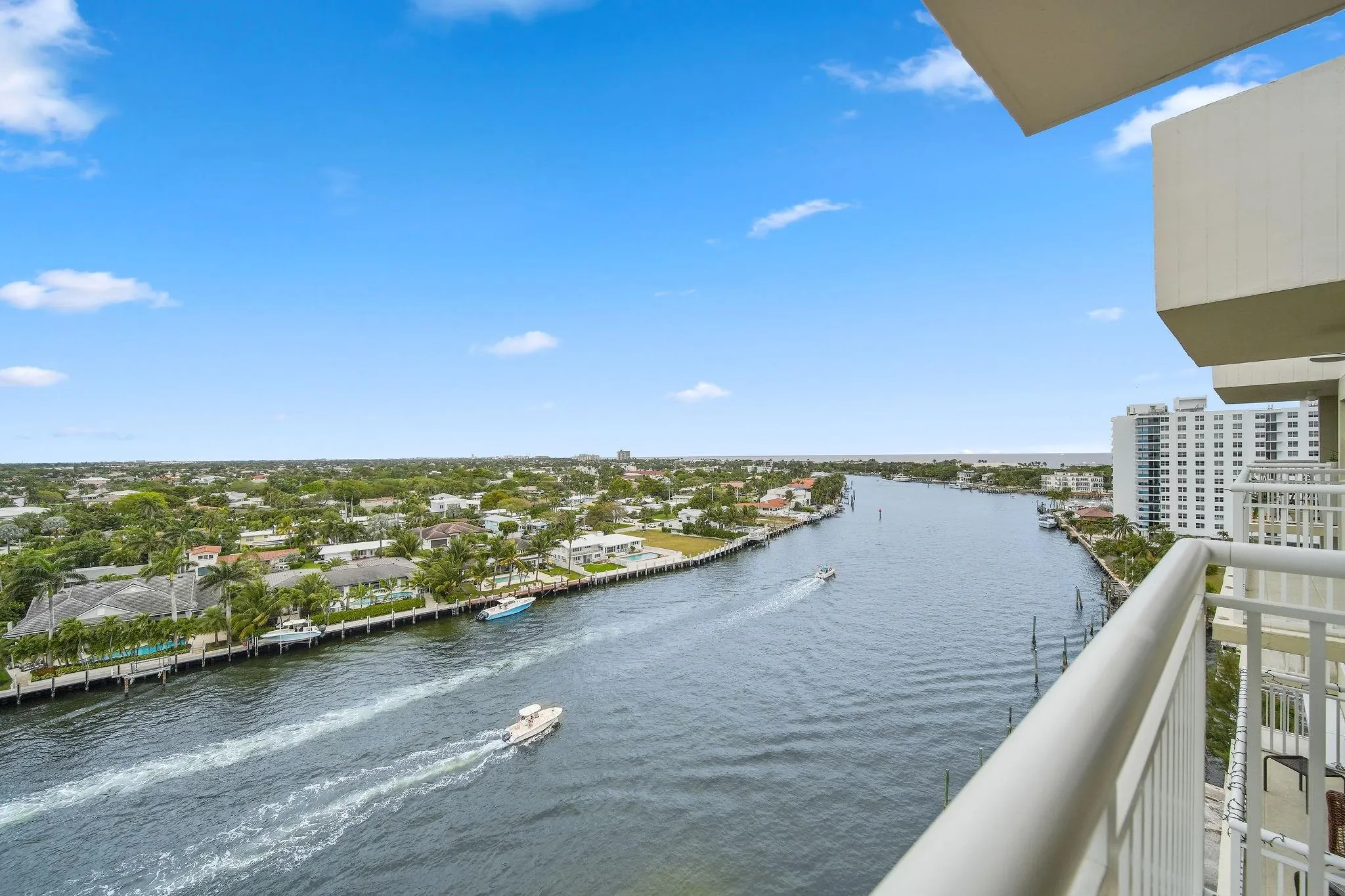 2611 N Riverside Dr, #1106