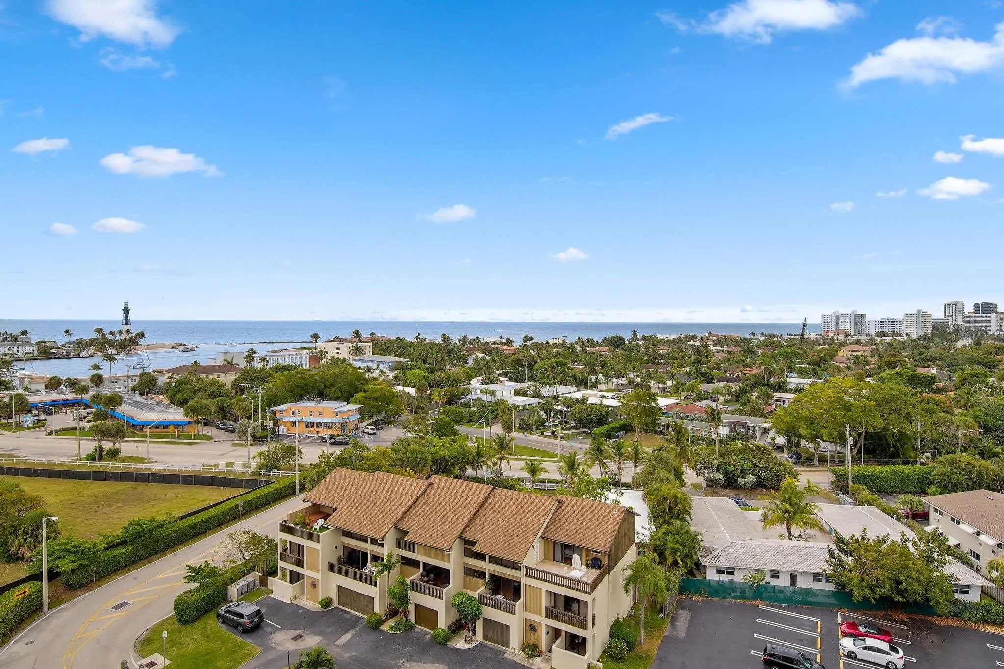 2611 N Riverside Dr, #1106
