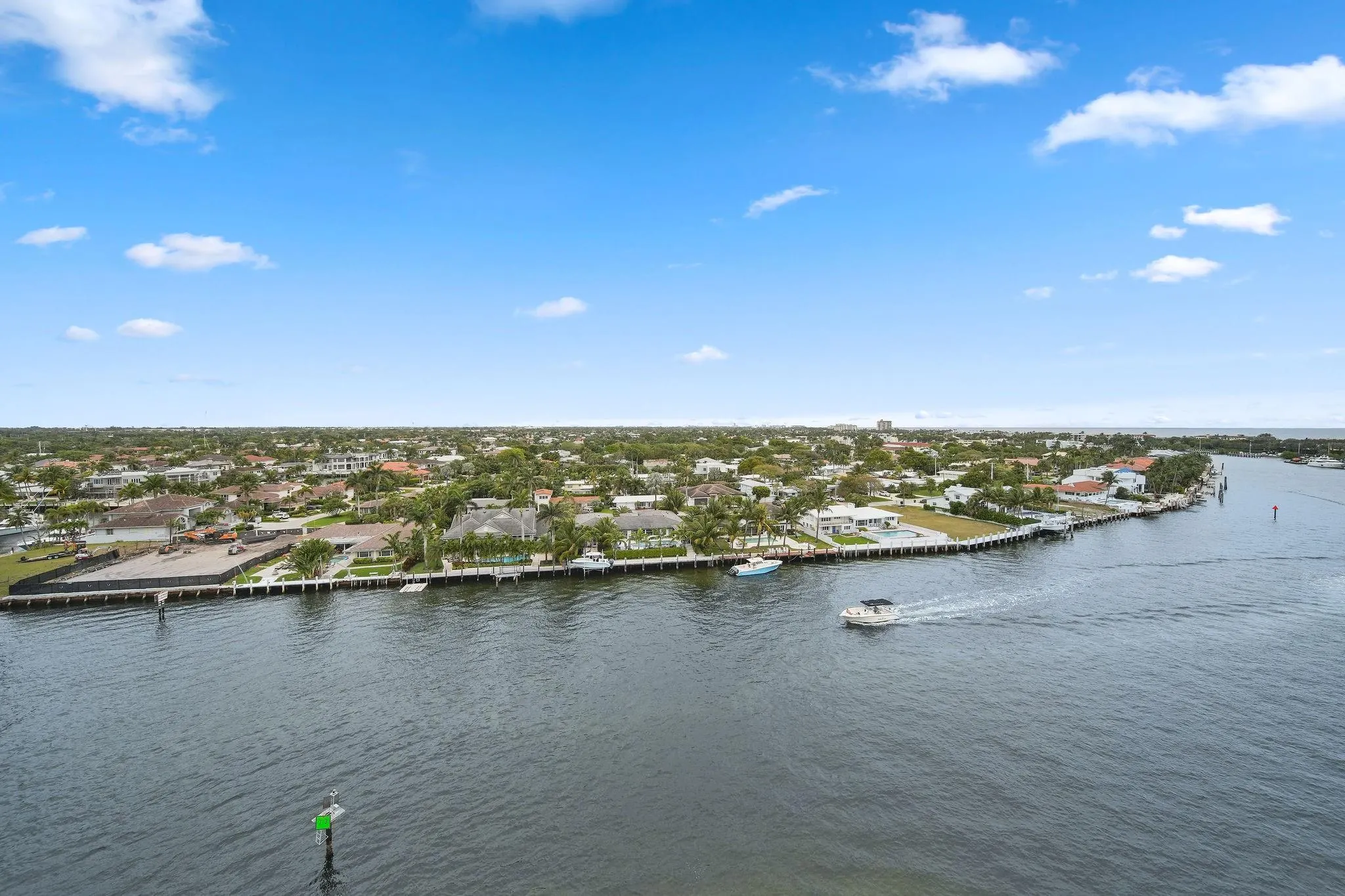 2611 N Riverside Dr, #1106