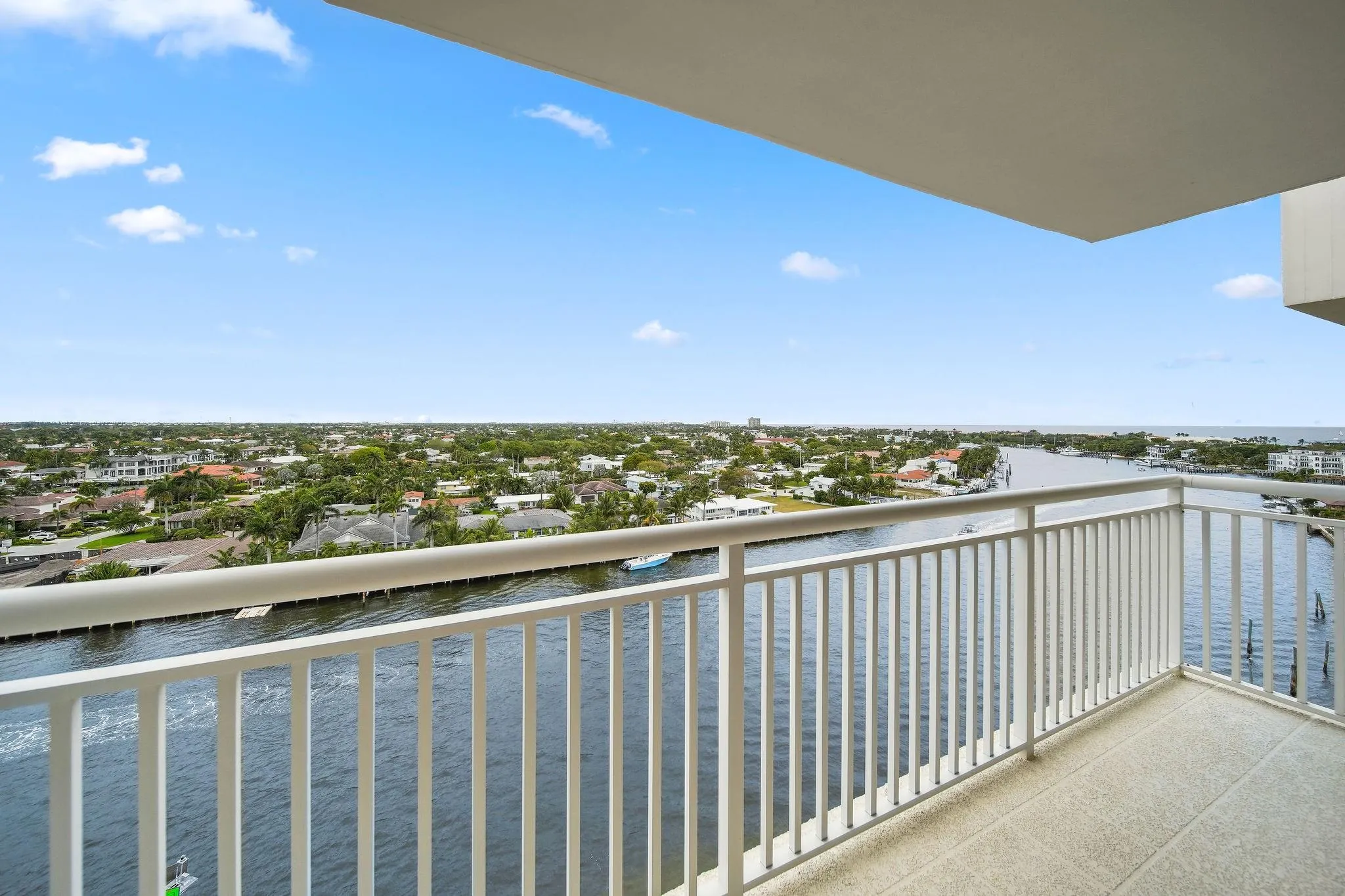 2611 N Riverside Dr, #1106