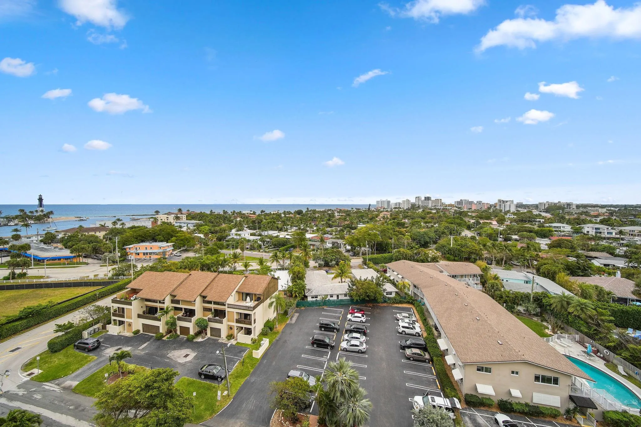 2611 N Riverside Dr, #1106