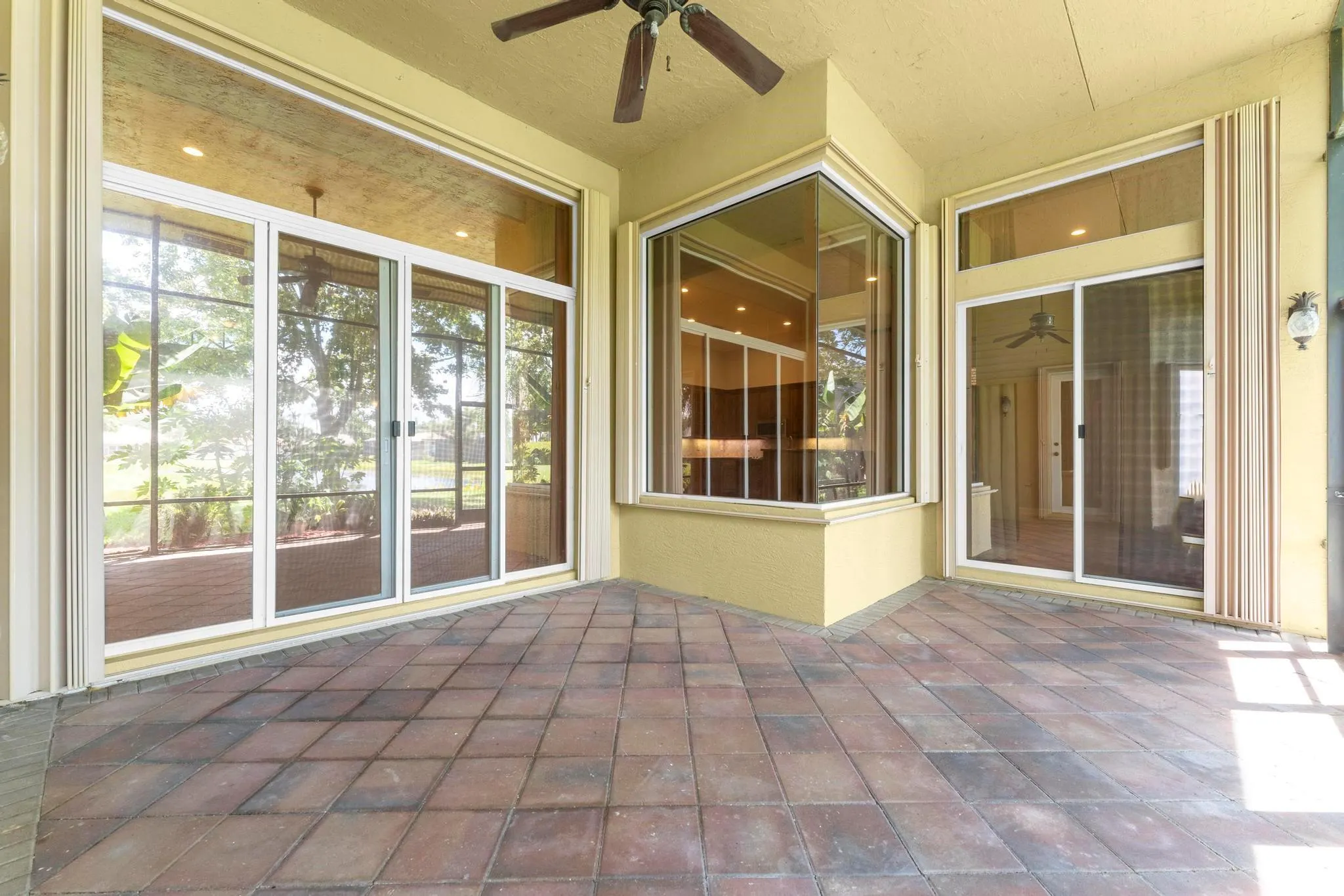 7159 Corning Cir