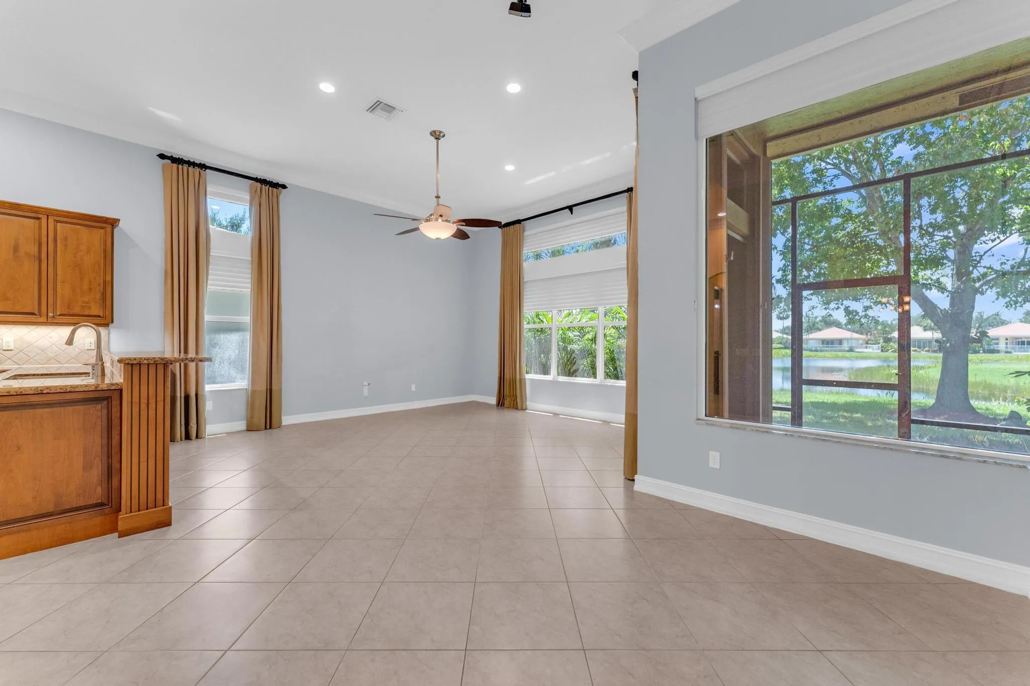 7159 Corning Cir