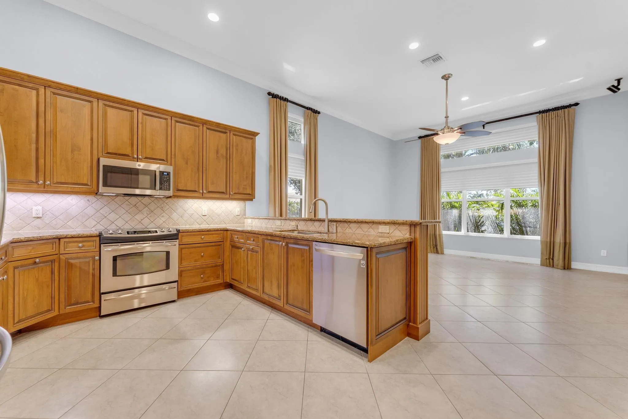 7159 Corning Cir