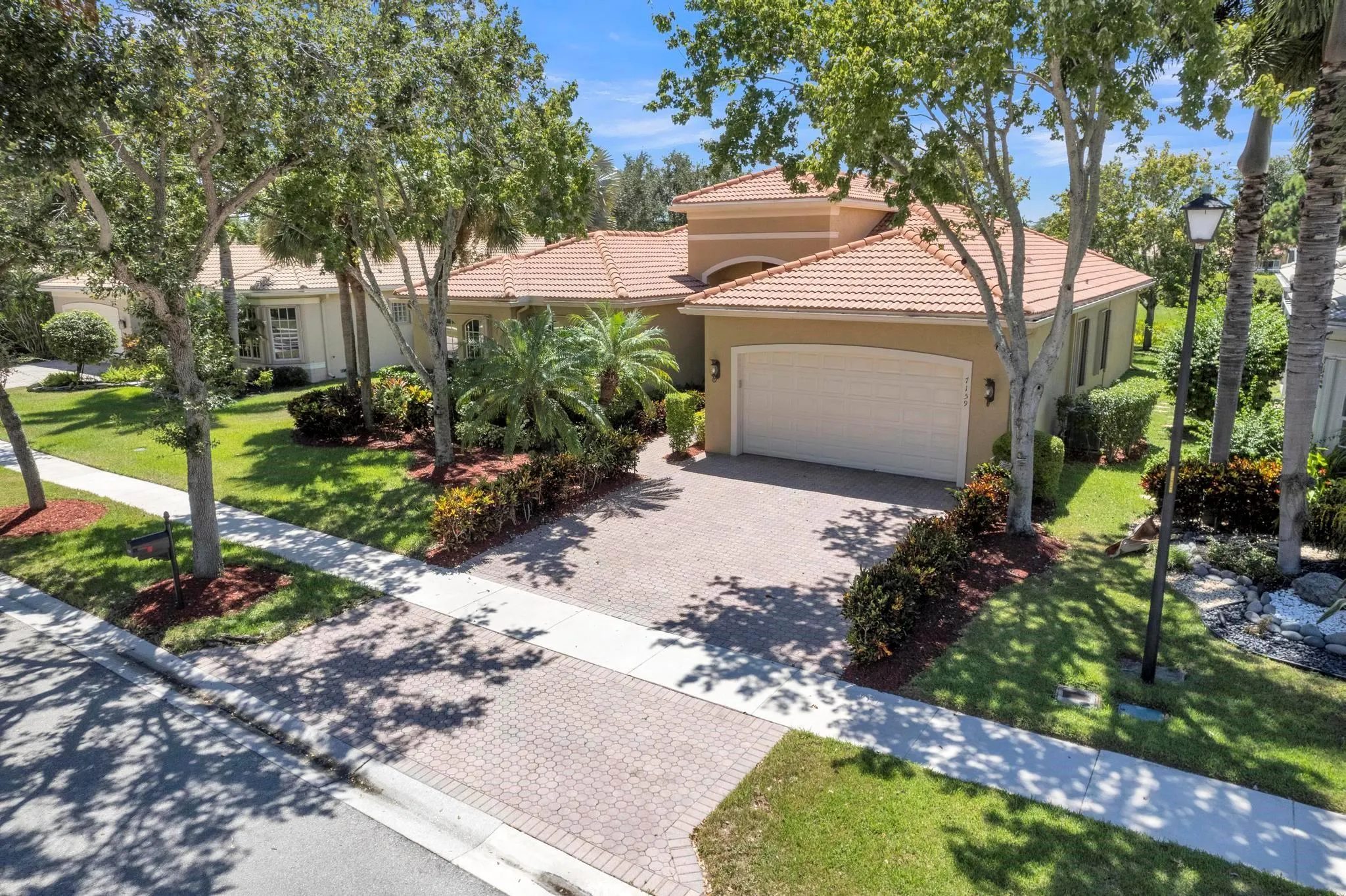 7159 Corning Cir