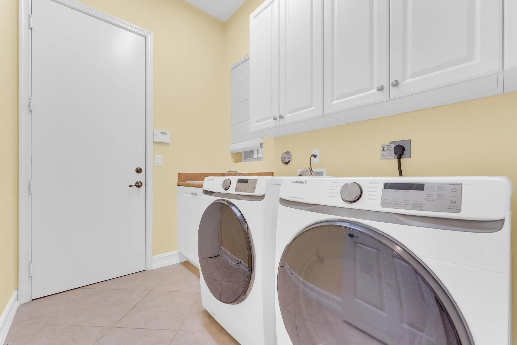 7159 Corning Cir