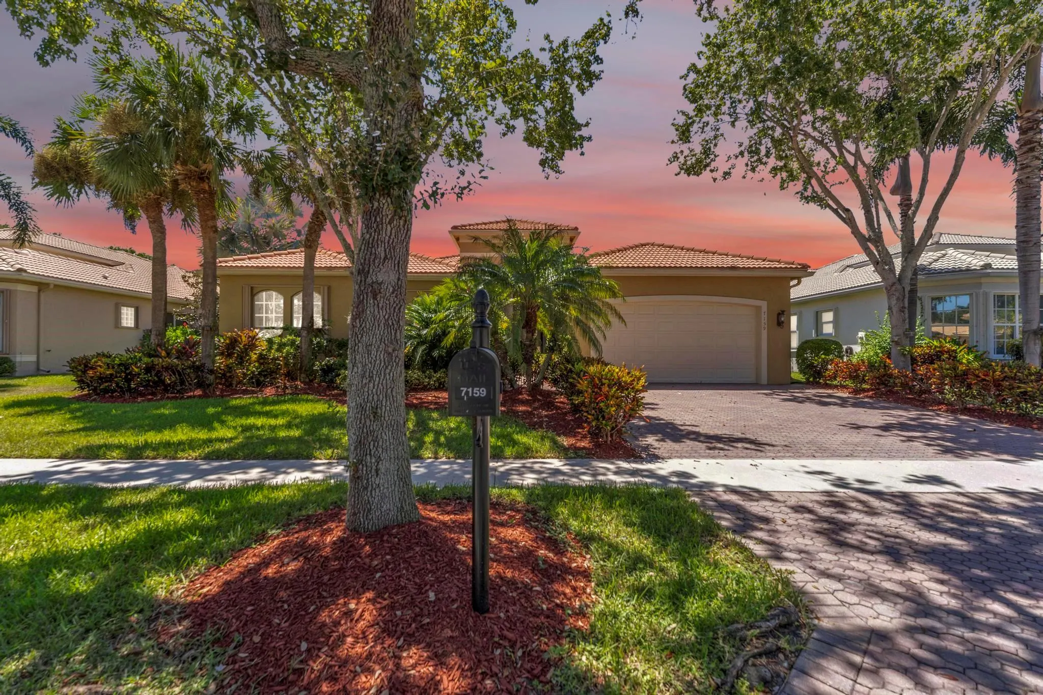 7159 Corning Cir