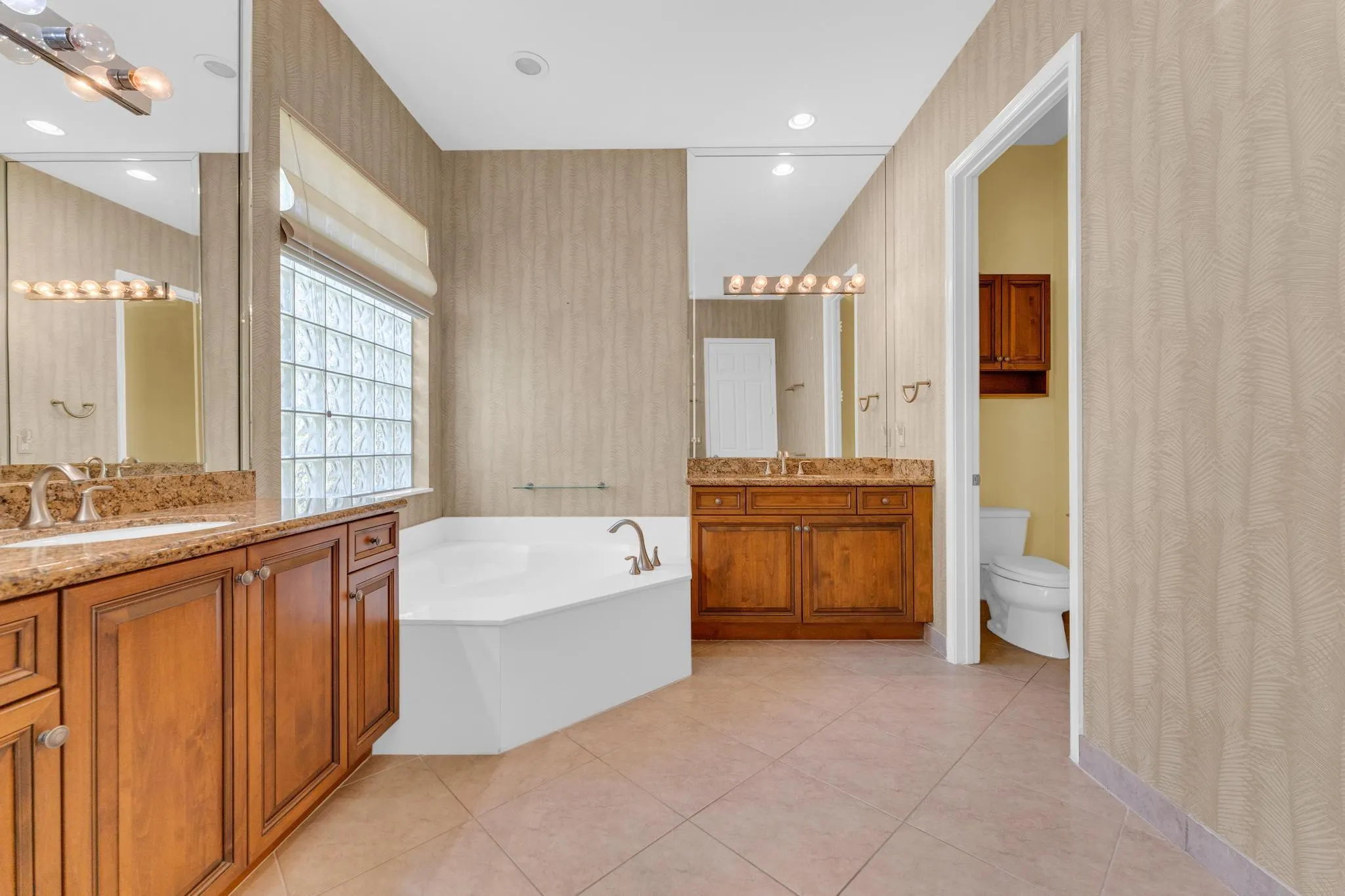 7159 Corning Cir