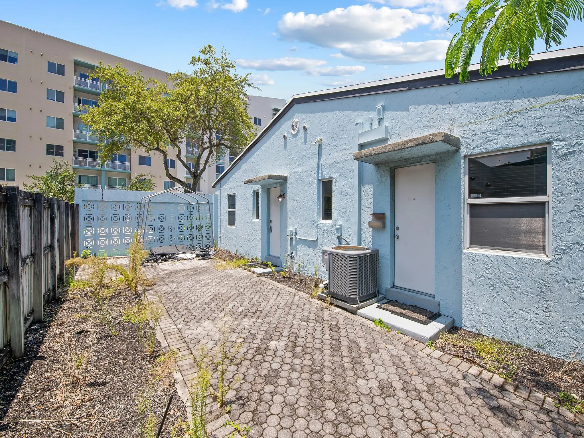 642 NE 3rd Ave