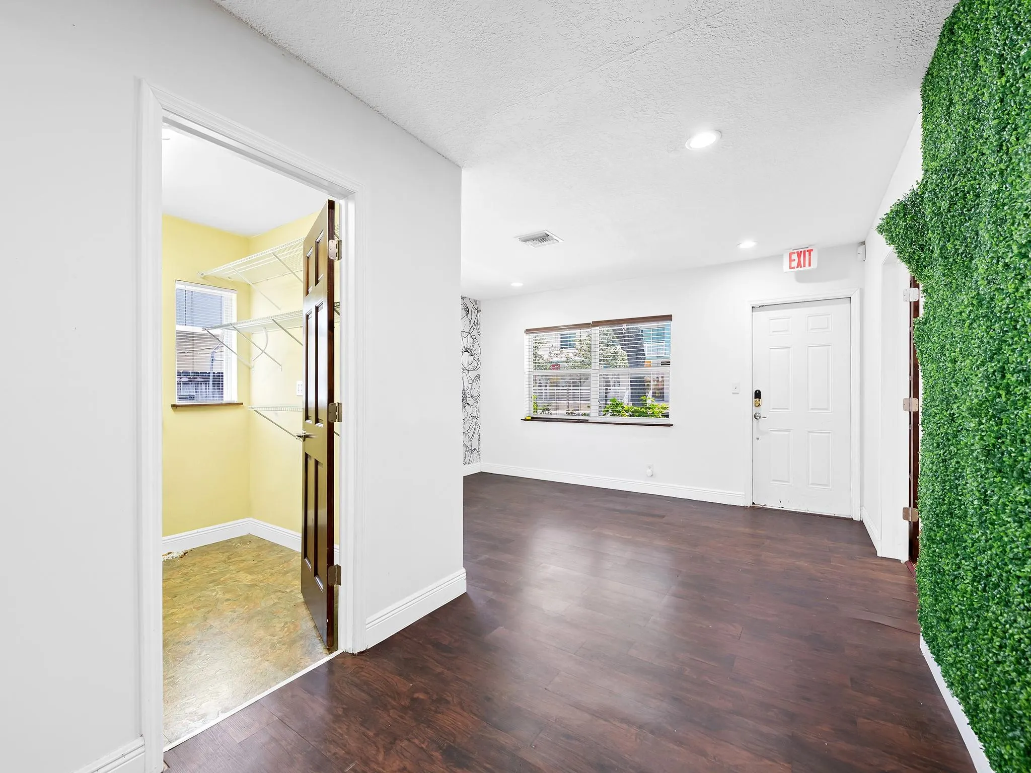 642 NE 3rd Ave