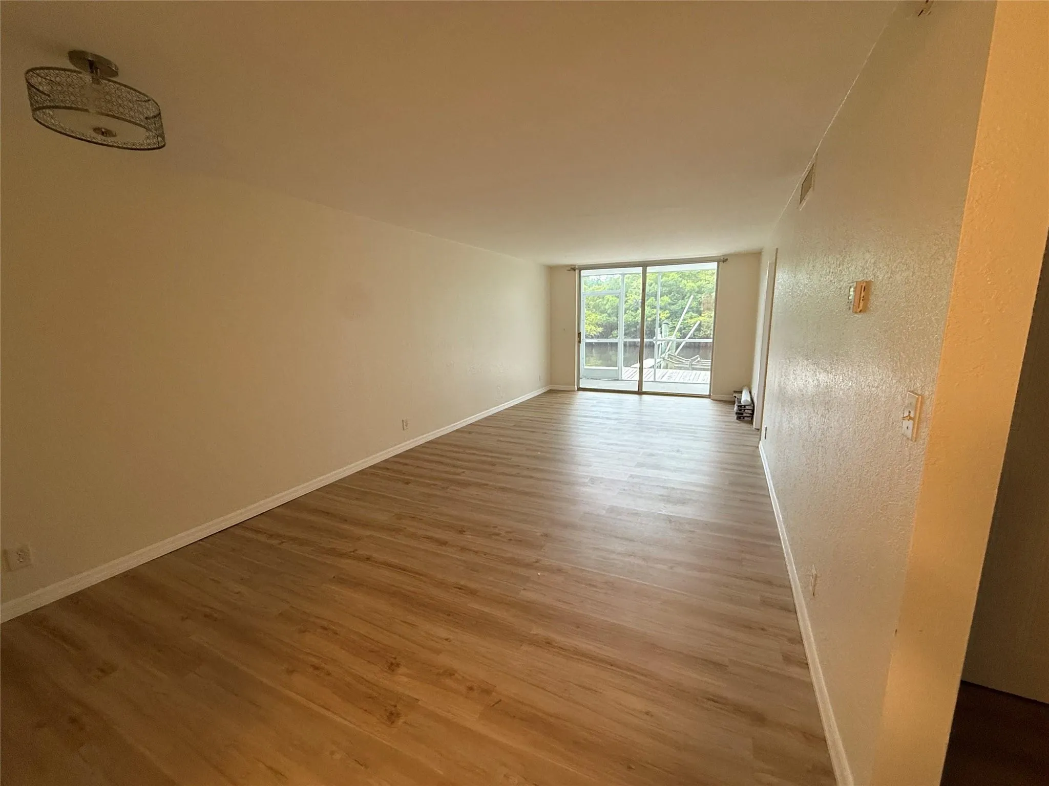 689 NE 6 Th Court, #109