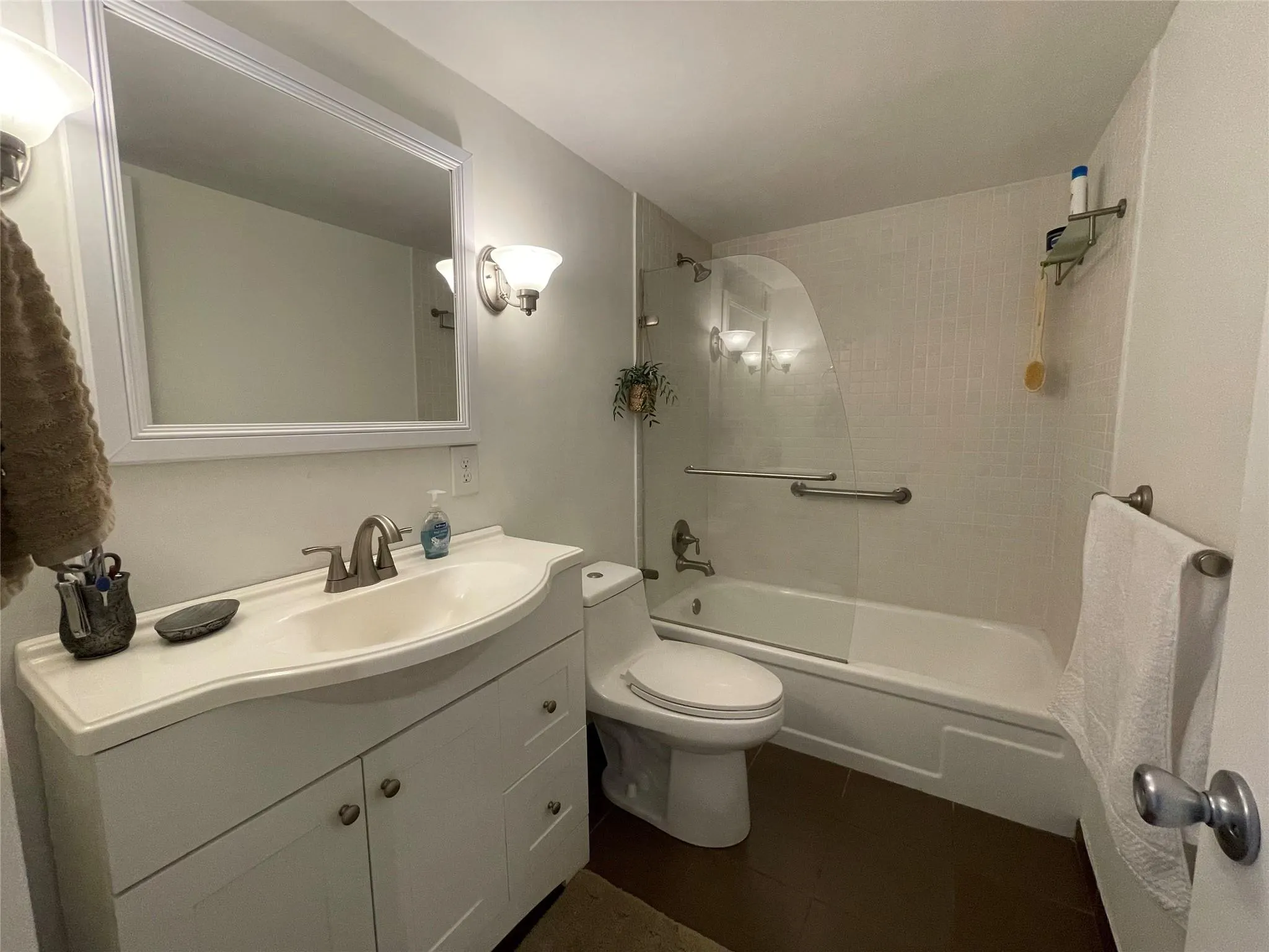 1609 N Riverside Dr, #601