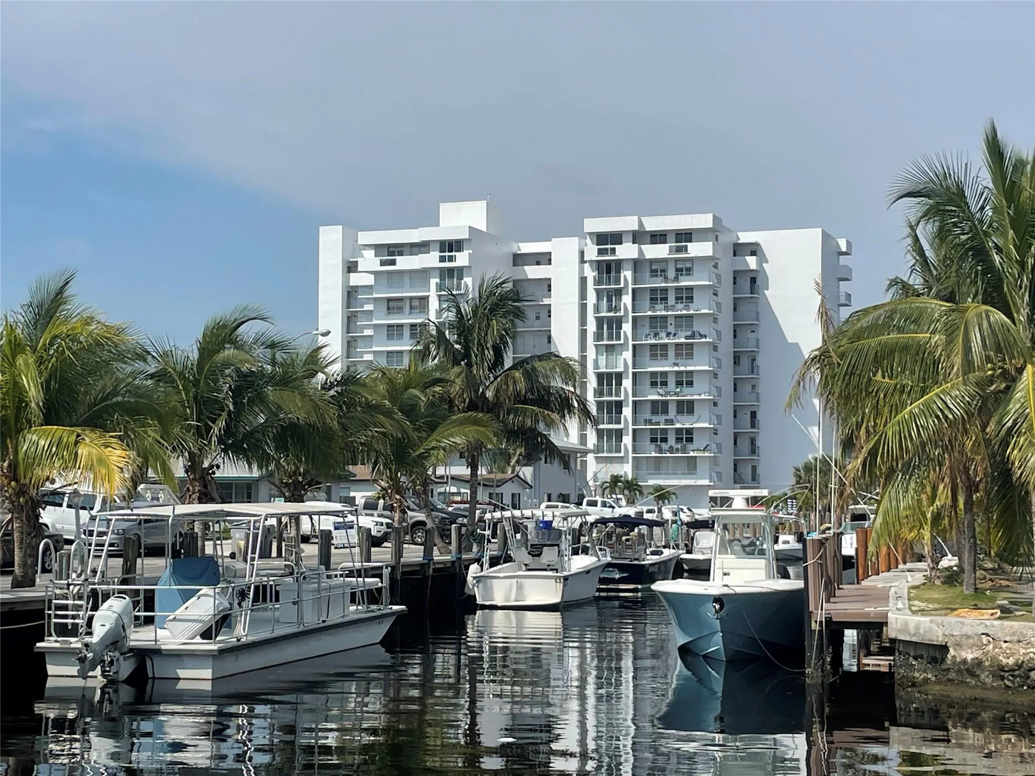 1609 N Riverside Dr, #601