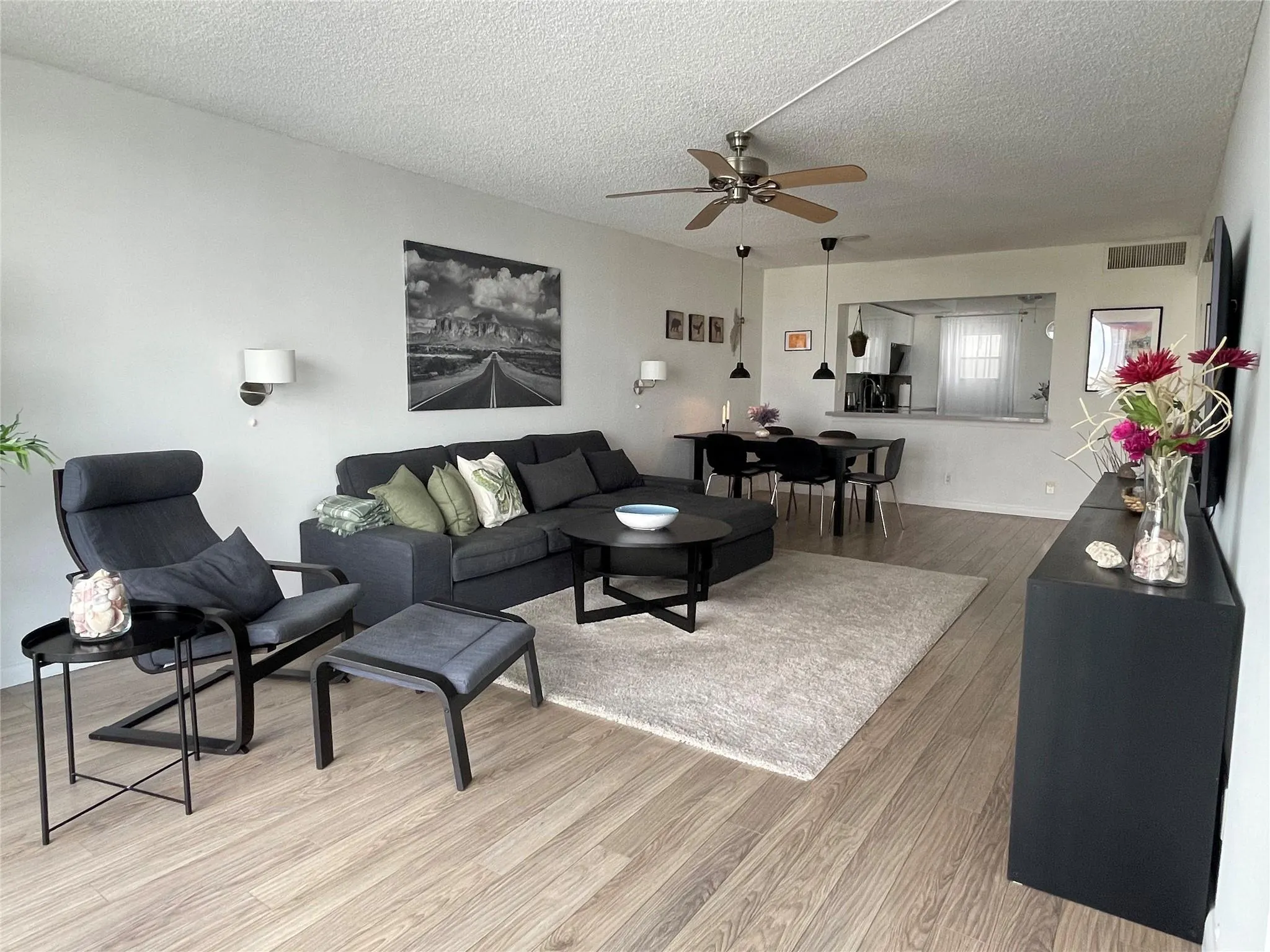 1609 N Riverside Dr, #601