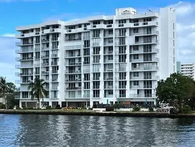 1609 N Riverside Dr, #601