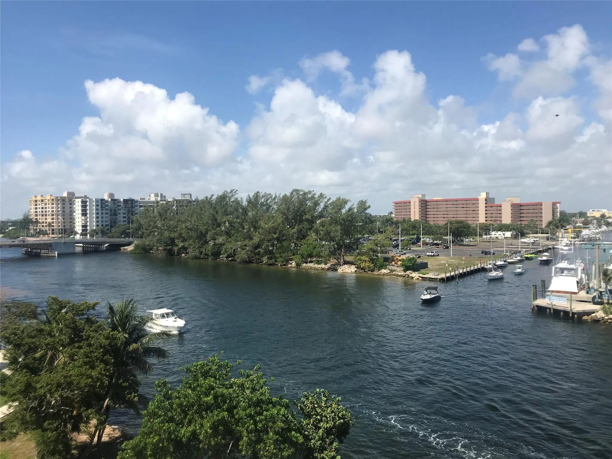 1609 N Riverside Dr, #601