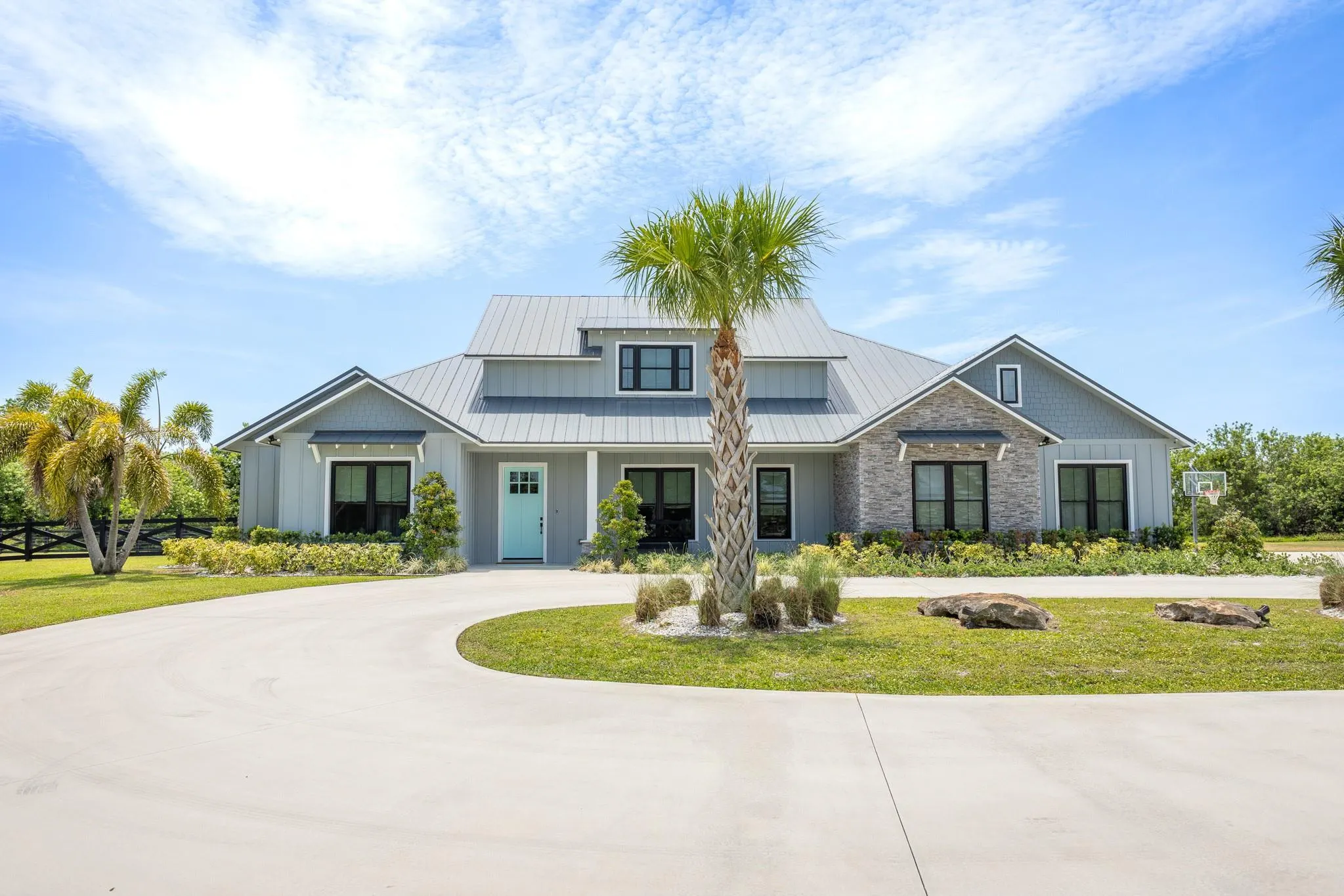 2437 SW 33rd Cir