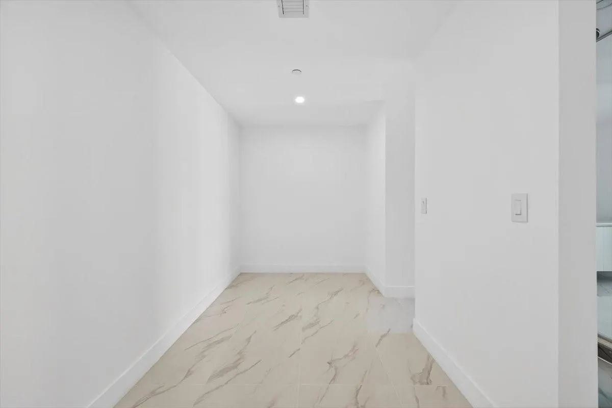 700 NE 24th Street, #5202