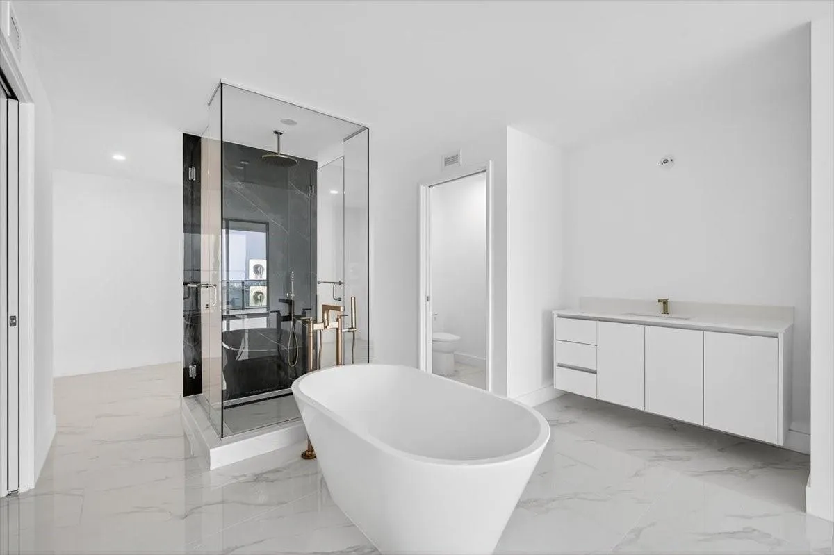 700 NE 24th Street, #5202