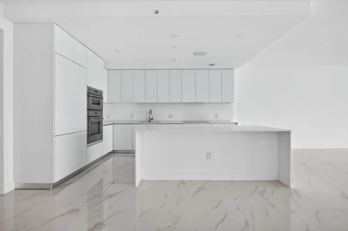700 NE 24th Street, #5202