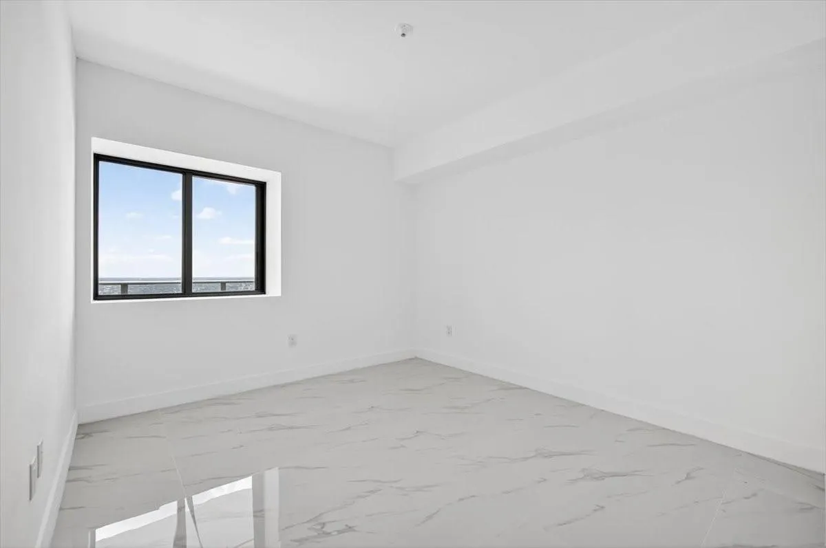 700 NE 24th Street, #5202