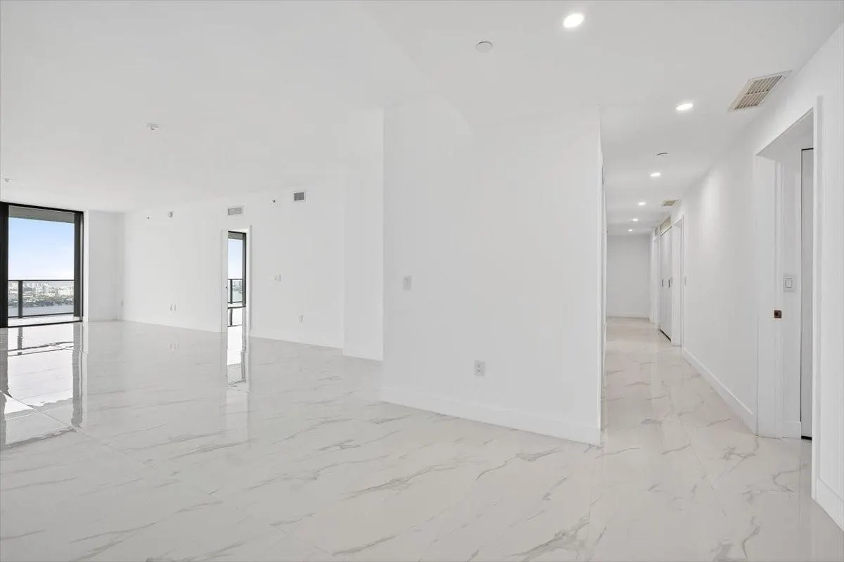 700 NE 24th Street, #5202