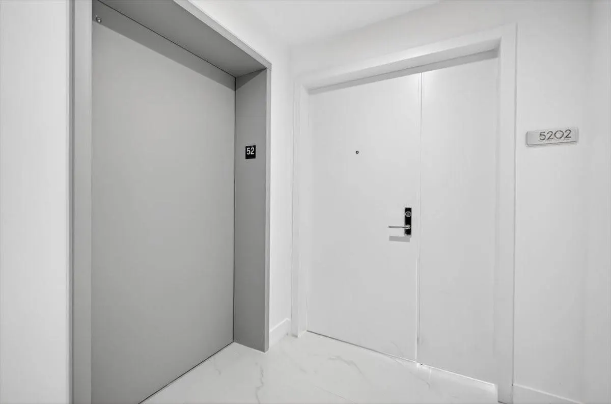 700 NE 24th Street, #5202