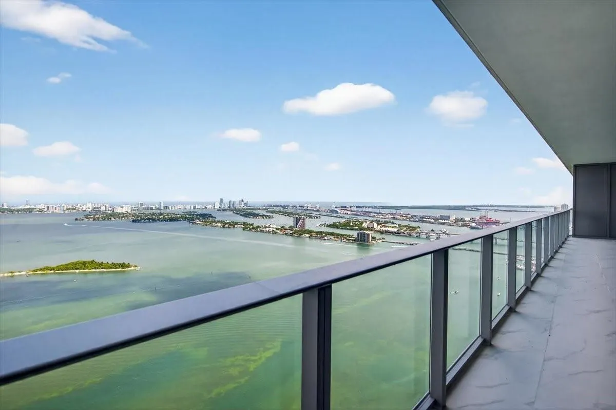700 NE 24th Street, #5202
