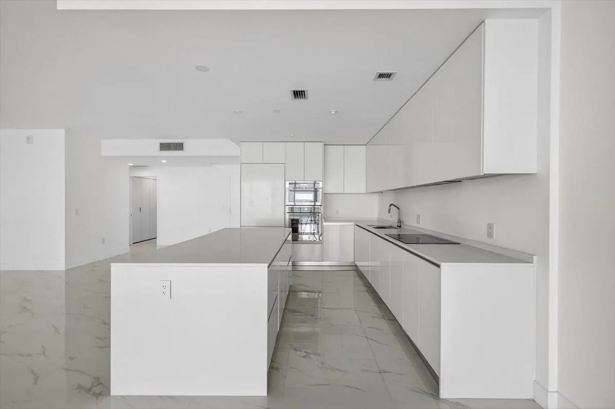 700 NE 24th Street, #5202